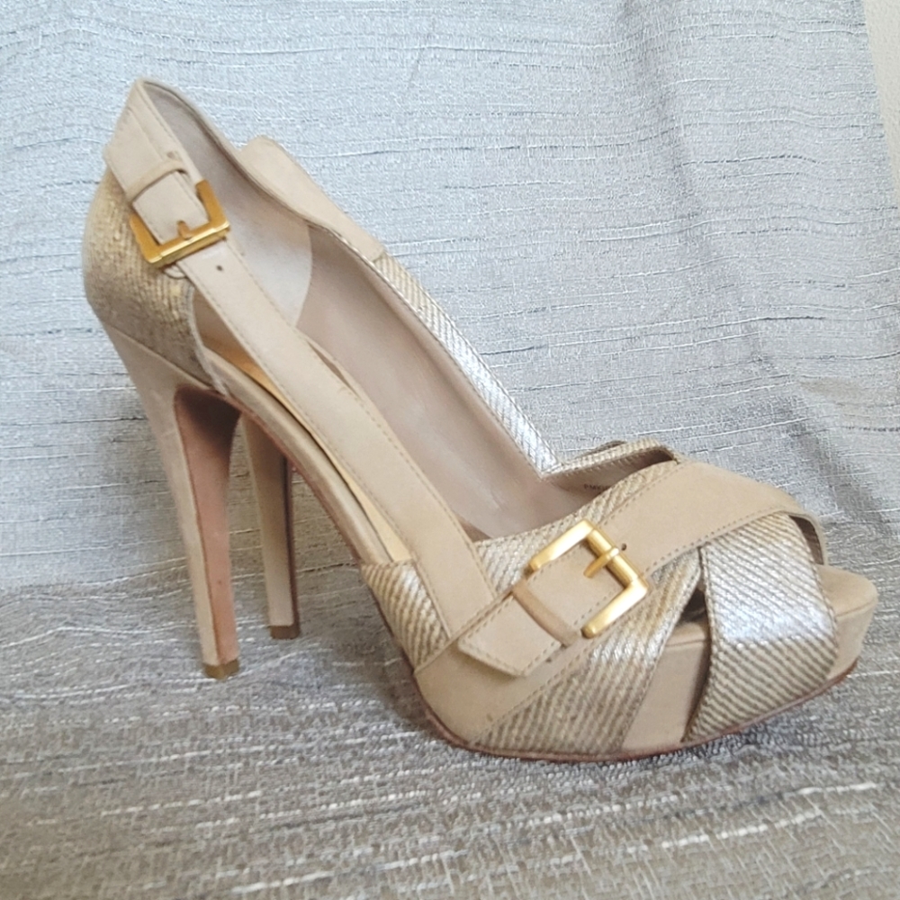 Guess by Marciano 3" Platform Buckeled Heels 9.5 Medium